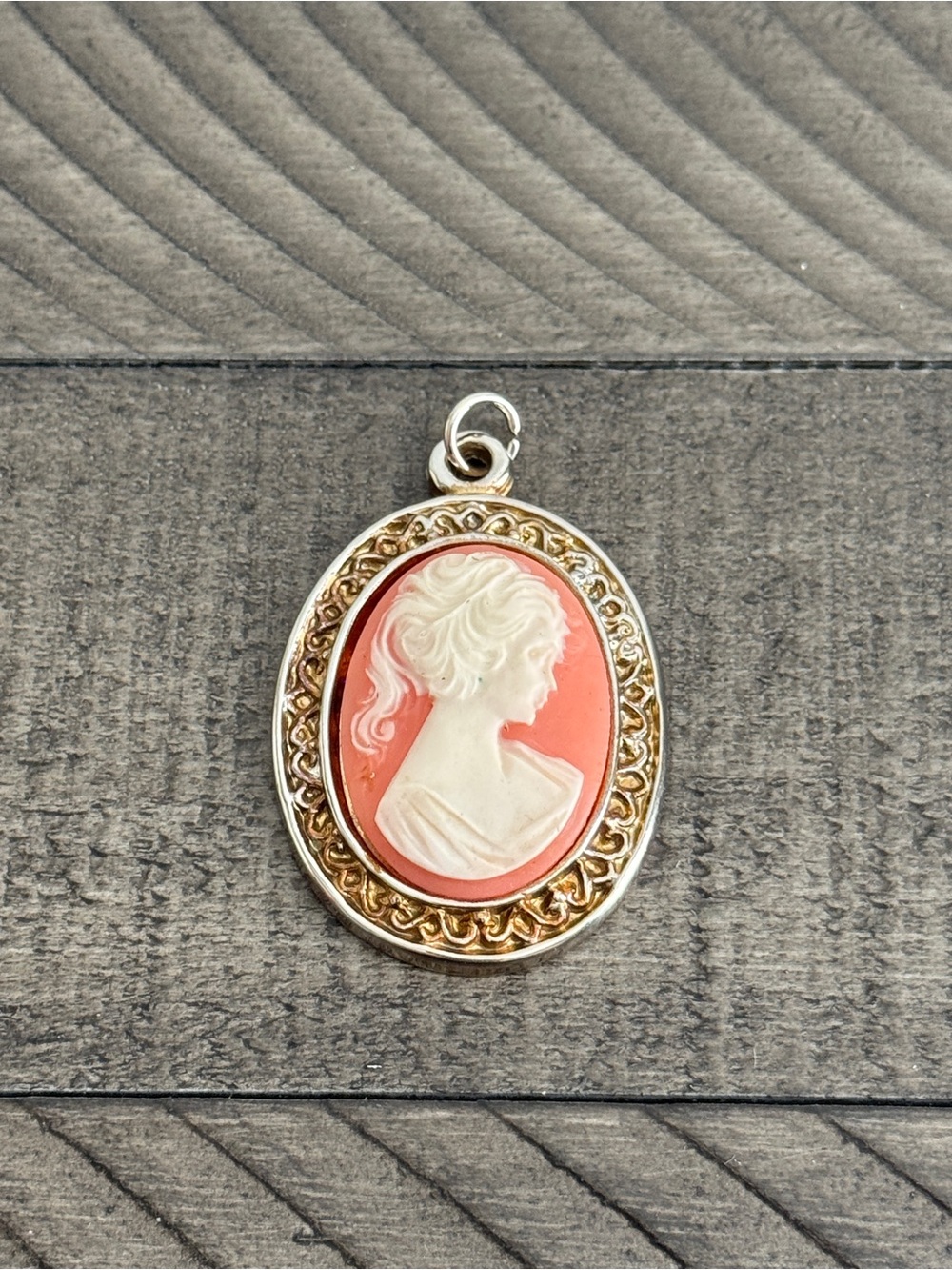 Vintage Gold Tone White Coral Necklace Pendant Cameo Women Portrait Silhouette